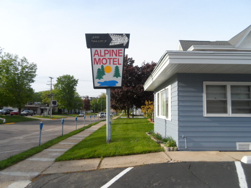 Alpine Motel In Heart Of Wisconsin Dells Downtown. Zewnętrze zdjęcie